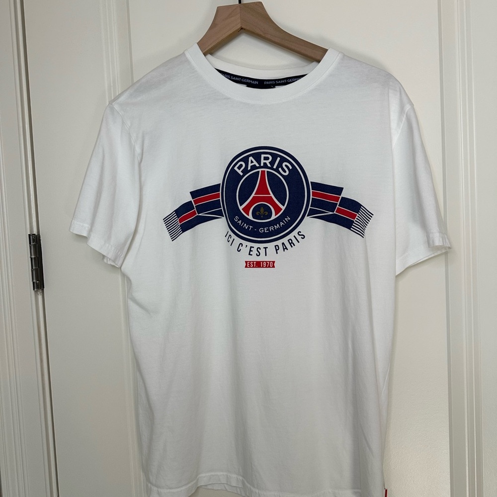 PSG white graphic tee size L